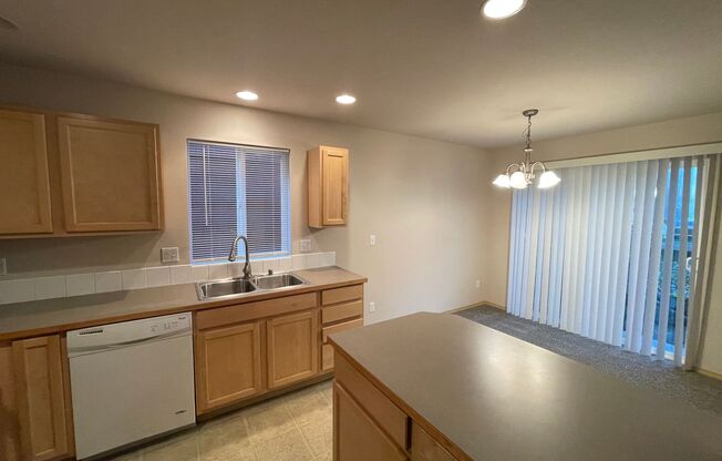 3 beds, 2.5 baths, $2,495