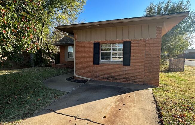 3 Bed 1.5 Bath Home Near the Village and City Parks!