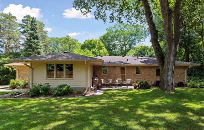 Charming 4 Bedroom Home for Rent in Minnetonka!