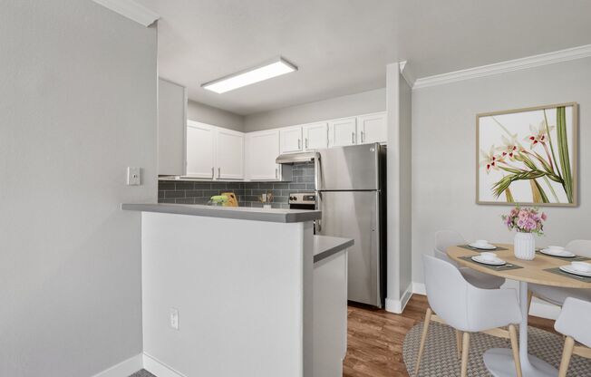 1 bed, 1 bath, 738 sqft, $1,175, Unit 319