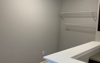 2 beds, 1 bath, 825 sqft, $1,250, Unit 1015-4