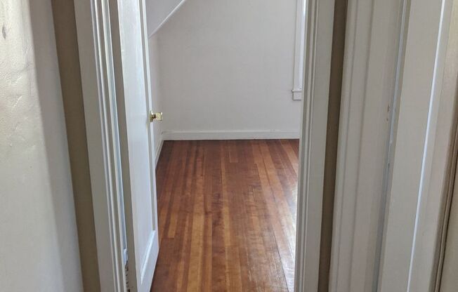 1 bed, 1 bath, $1,800, Unit 4