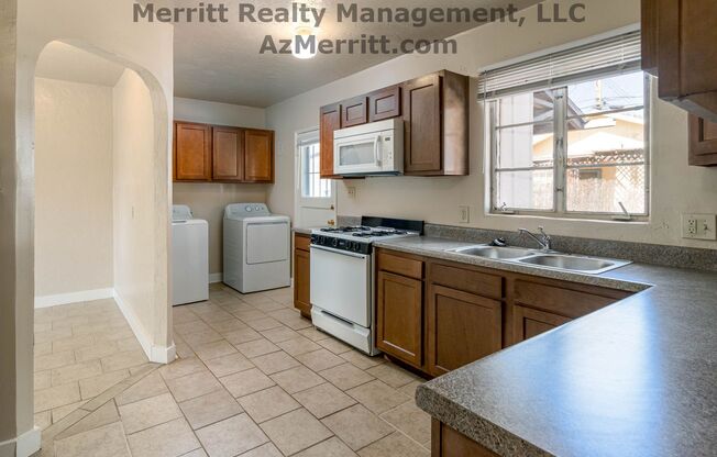 2 beds, 1 bath, 936 sqft, $1,395, Unit 3001