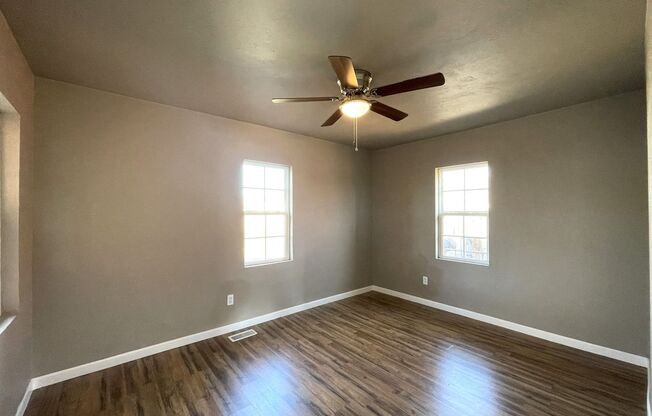 3 beds, 1 bath, $1,150