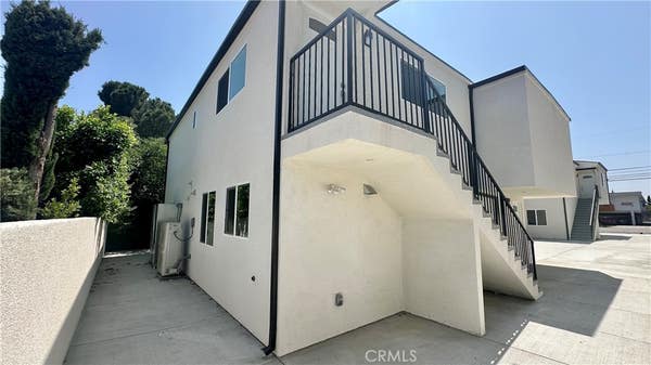 7728 1/2 LAUREL CYN BLVD