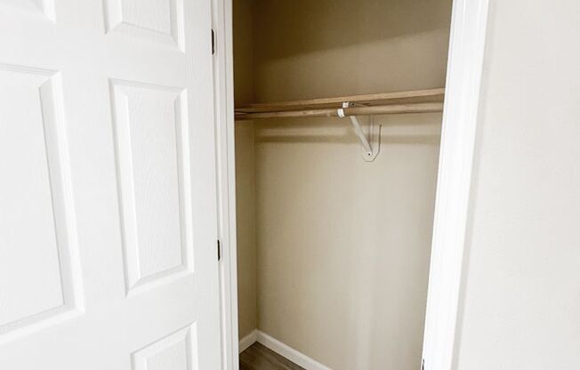 2 beds, 1 bath, 788 sqft, $1,300, Unit 1899F