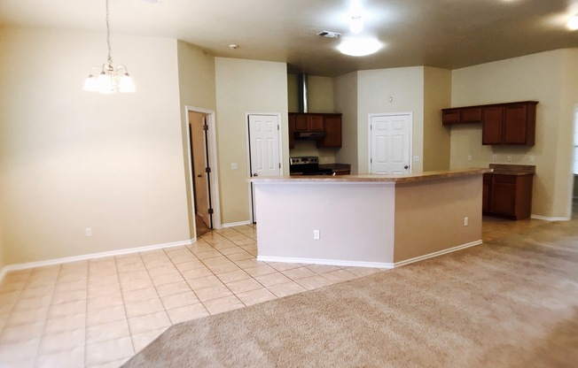 3 beds, 2 baths, $1,650