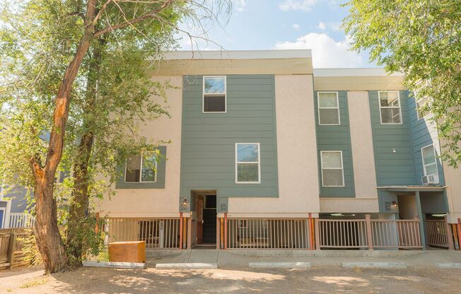 2 beds, 1 bath, 690 sqft, $2,800, Unit 208