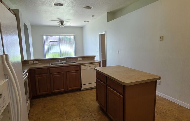 Single family, 3 bedroom, 2 bath in Turnberry Subdivision