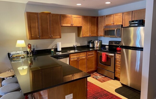 2 beds, 2 baths, 904 sqft, $3,195, Unit 202