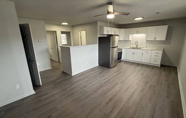 2 beds, 1 bath, 855 sqft, $1,049, Unit 3368-16