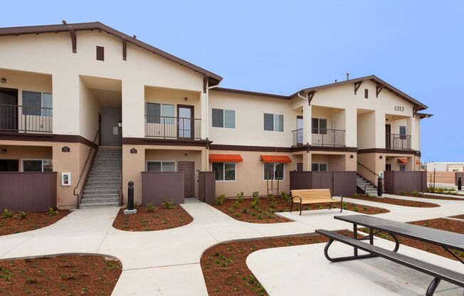 1 bed, 1 bath, 494 sqft, $1,550, Unit 1301-208