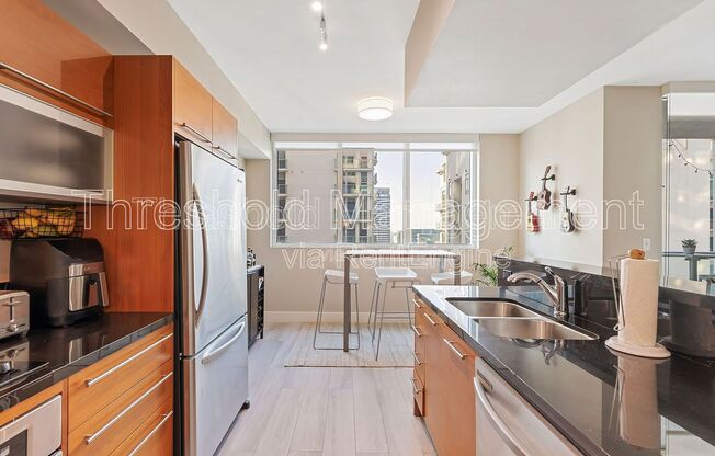 2 beds, 2 baths, 989 sqft, $3,300, Unit 2202