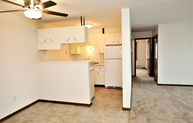 1 bed, 1 bath, 700 sqft, $1,015, Unit 26