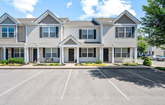 Beautiful 2/2.5 Townhome Min from MTSU