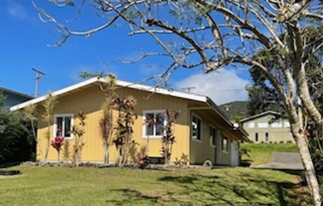 Unfurnished 3 Bedroom 2 Bathroom Home located in Waimea