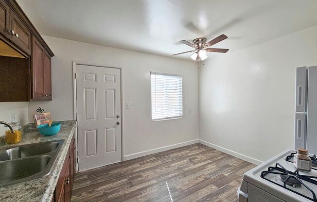 2 beds, 1 bath, $2,495, Unit 3130