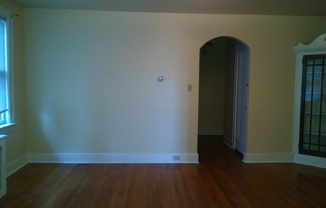 2 beds, 1 bath, 800 sqft, $995, Unit 255-2