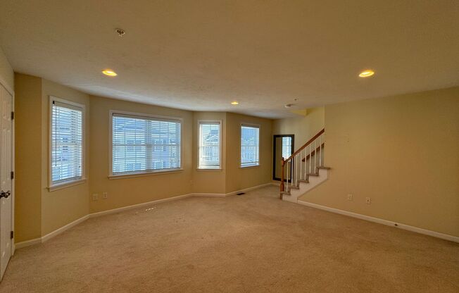 2 beds, 1.5 baths, $3,200, Unit UNIT 63