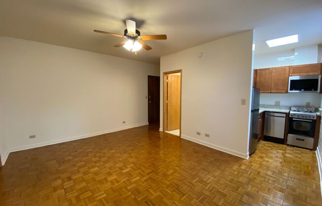 Studio, 1 bath, 300 sqft, $1,545, Unit 620-202