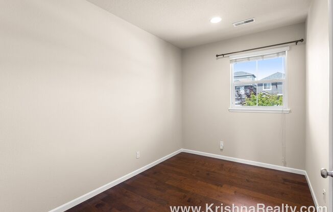 Spacious 4-Bedroom + Office Home in Abbey Creek – Modern Finishes, EV Charger & Low-Maintenance Backyard