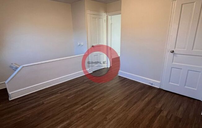 3 beds, 1 bath, $1,295, Unit Apartment 2