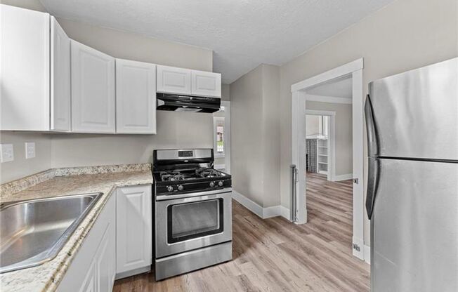 2 beds, 1 bath, $1,250