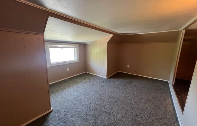 2 beds, 1 bath, $1,150, Unit A926 - Upper