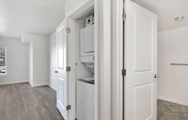 2 beds, 1 bath, 645 sqft, $1,820, Unit 409