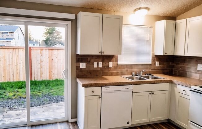 2 beds, 1 bath, 800 sqft, $1,397, Unit 3485-07