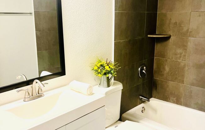 1 bed, 1 bath, 720 sqft, $1,149, Unit 222