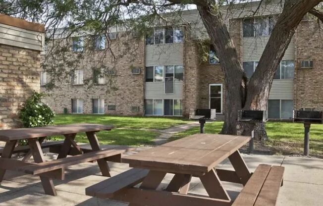 1 bed, 1 bath, 650 sqft, $1,100, Unit 620-208