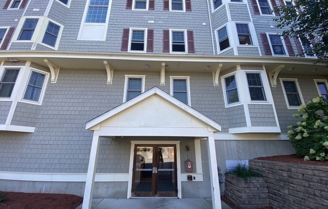 391 Pleasant St Unit 301
