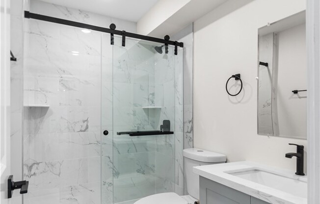 523 W 12 ST