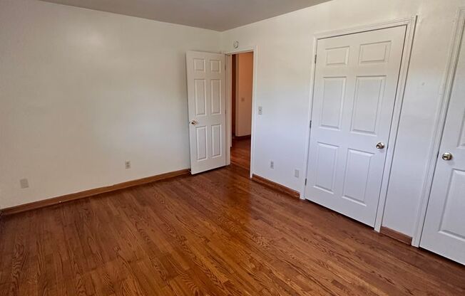 2 beds, 1 bath, 903 sqft, $1,210, Unit E-8