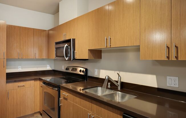 1 bed, 1 bath, 698 sqft, $1,995, Unit B145
