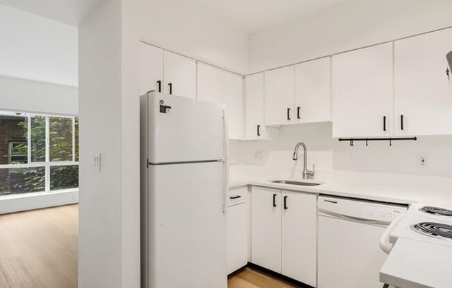 1 bed, 1 bath, 660 sqft, $1,600, Unit 404