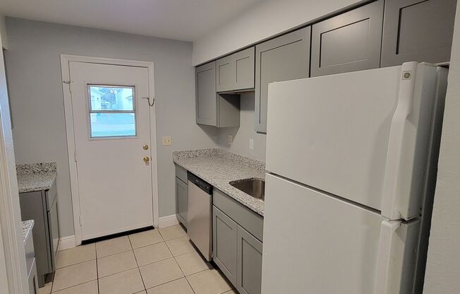 3 beds, 1 bath, $1,595