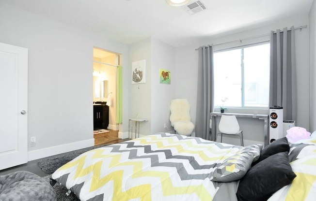 2 beds, 2.5 baths, $2,150, Unit #1130