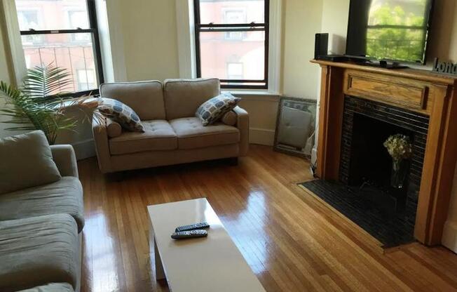 128 Hemenway St