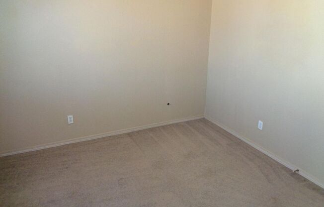 3 beds, 3 baths, $1,595
