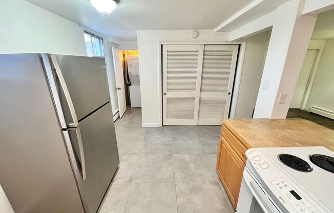 2 beds, 1 bath, 800 sqft, $1,500, Unit 11523 1/2