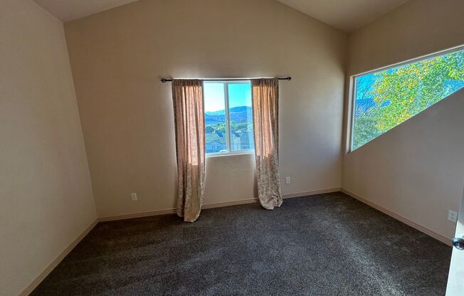 3 beds, 2.5 baths, $2,400, Unit Unit 1