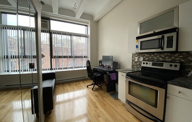 1 bed, 1 bath, 400 sqft, $2,800, Unit 328