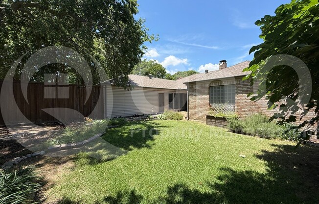2328 TAMARISK DR