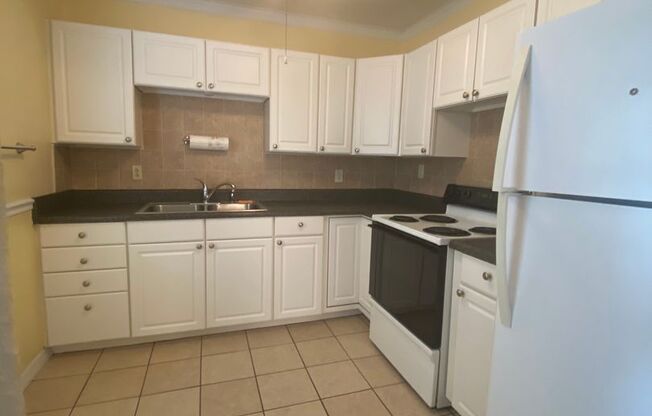 2 beds, 1 bath, 650 sqft, $1,250, Unit 13 Sanford Ave Unit B, Debary, FL 32713