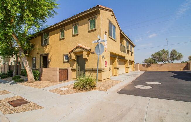 2 beds, 2 baths, $1,895