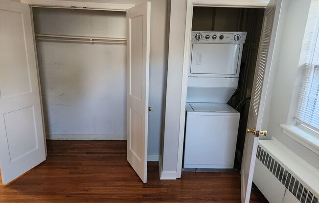 2 beds, 1 bath, 897 sqft, $2,275, Unit F-13
