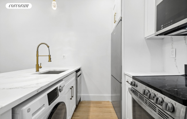 1 bed, 1 bath, $3,483, Unit 4D