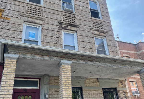 98 BRISTOL ST